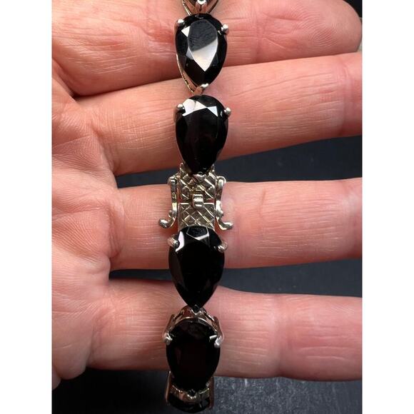 Black spinel Estate sterling silver tennis bracelet 7.5 inches - Picture 3 of 16